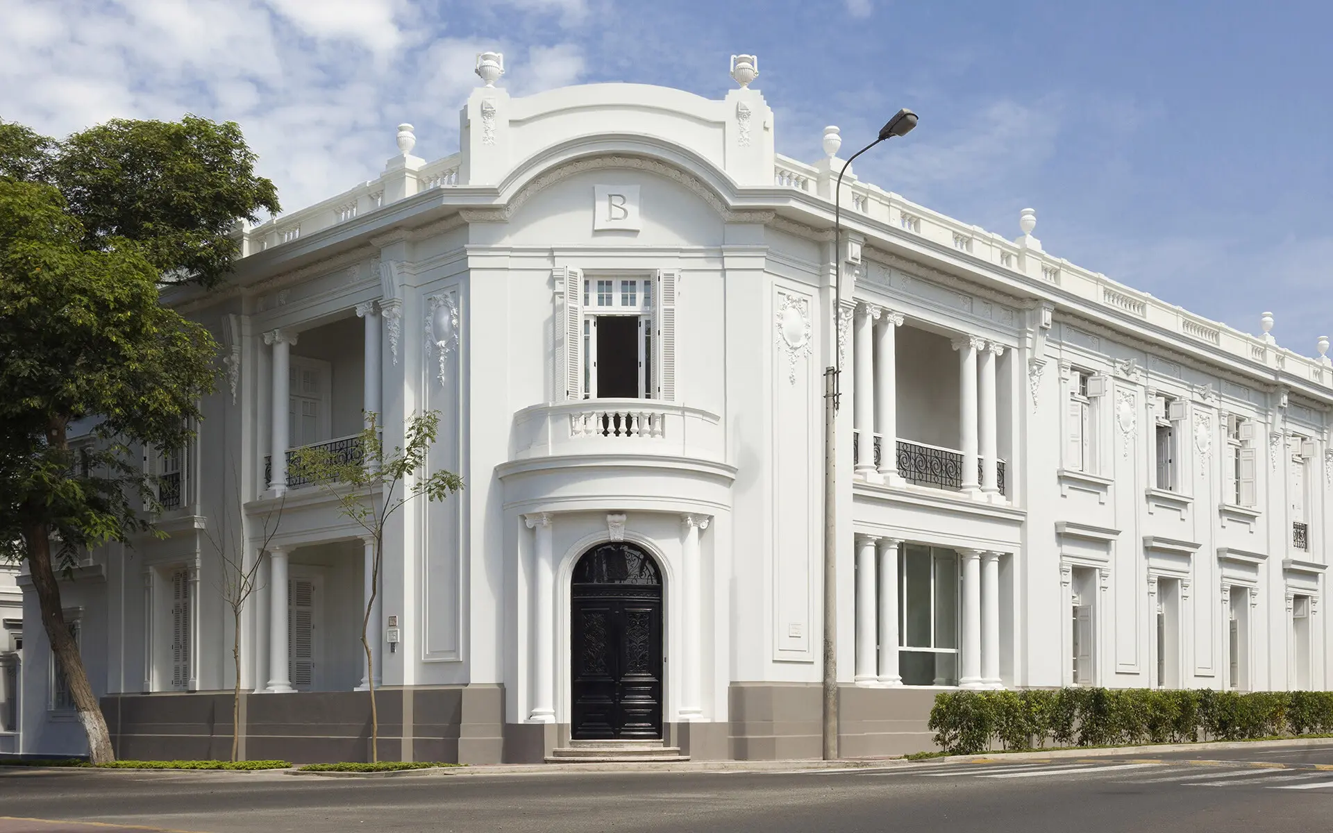 Hotel B, Lima 1