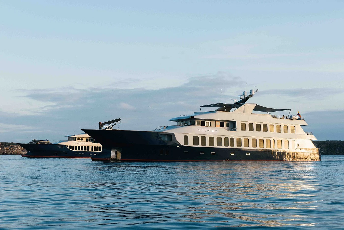 Yacht, Galápagos1 10