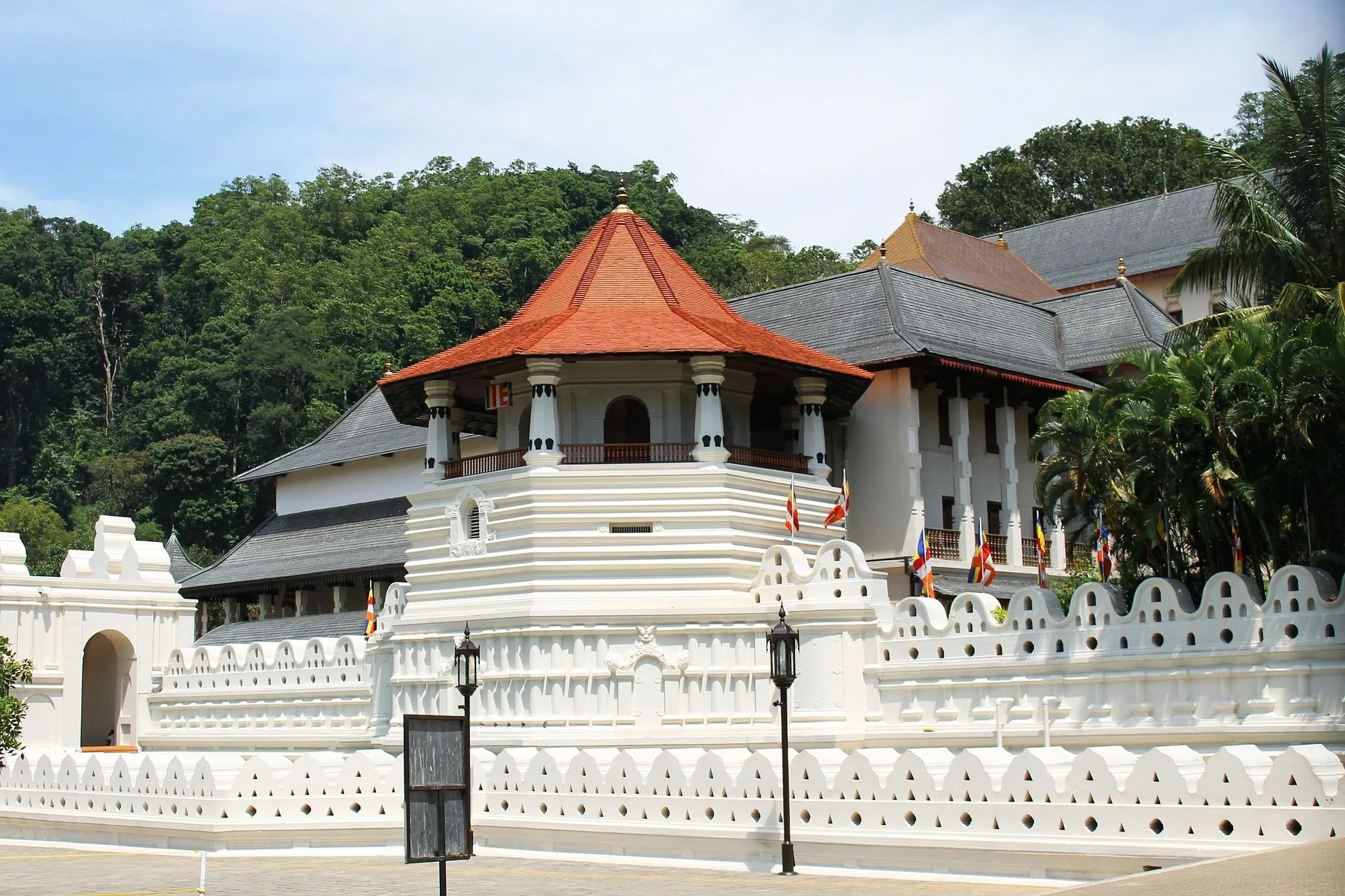 Day 4 Temple of the Tooth in Kandy