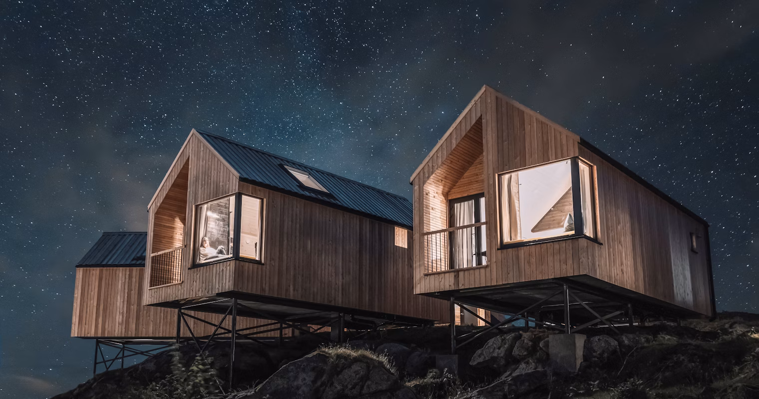 hattvika-lodge-cabins-beneath-the-stars-in-norway