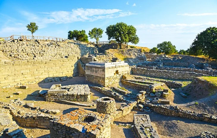 turkey-canakkale-gallipoli-peninsula-troy-top-attractions-explore-ruins-troy